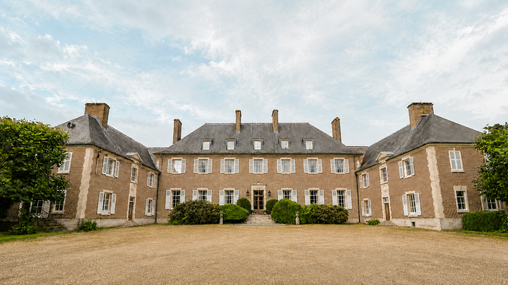 Manoir d'Argenteuil cour d'honneur vue